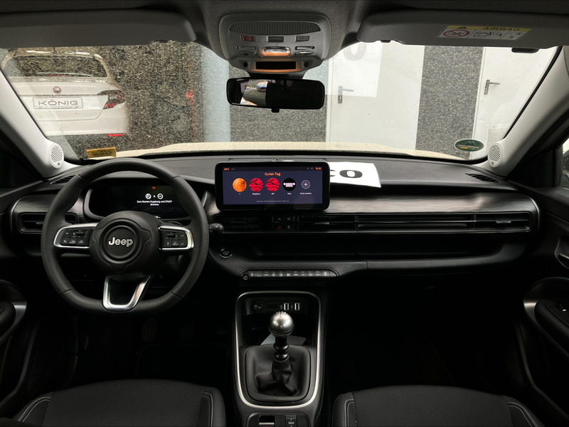 Fahrzeugabbildung Avenger KLIMA*CARPLAY*SHZ*CAM*ACC Bild 10 von 16