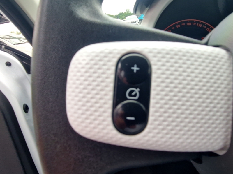 Fahrzeugabbildung Twingo 1.0 SCe 65 LTD. KLIMA*SOUND*TEMPOMAT*ALLW Bild 16 von 16