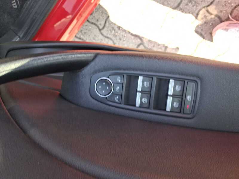 Fahrzeugabbildung Captur INTENS TCe 140 EDC *in Germersheim* Bild 9 von 20