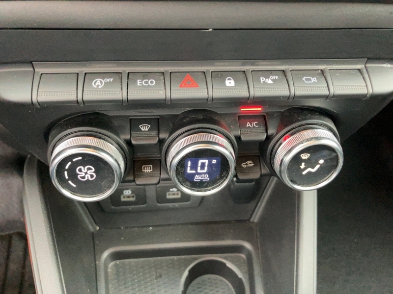 Fahrzeugabbildung Duster Extreme 1.3 TCe 150 PS  Bild 14 von 20