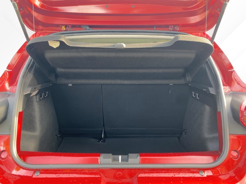 Fahrzeugabbildung Sandero Stepway Comfort TCe 90 Bild 6 von 20