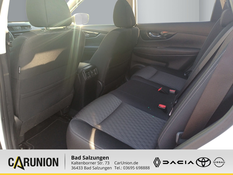 Fahrzeugabbildung X-Trail 2,0 dCi N-Connecta 4x4 Bild 8 von 12