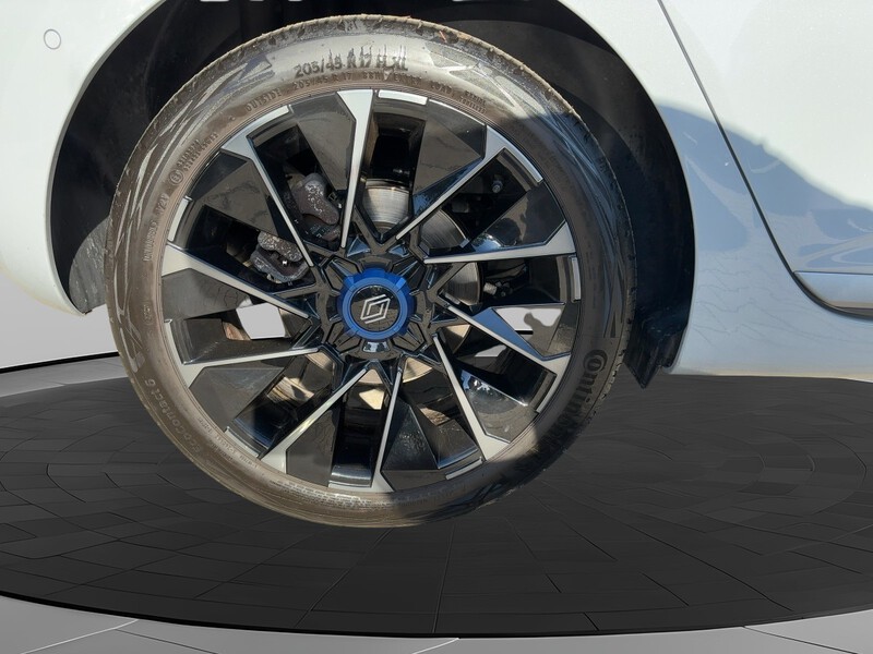 Fahrzeugabbildung Clio + BOSE Bild 10 von 10