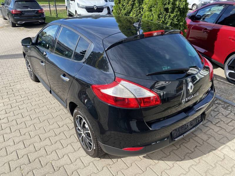 Fahrzeugabbildung Megane III Bose Edition TCe Bild 6 von 18