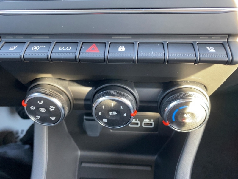 Fahrzeugabbildung Clio EVOLUTION TCe 90 Bild 21 von 21
