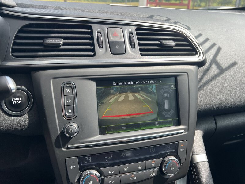 Fahrzeugabbildung Kadjar  1.6 dCi 130 Bose Edition 4x4 AHK  Bild 21 von 24