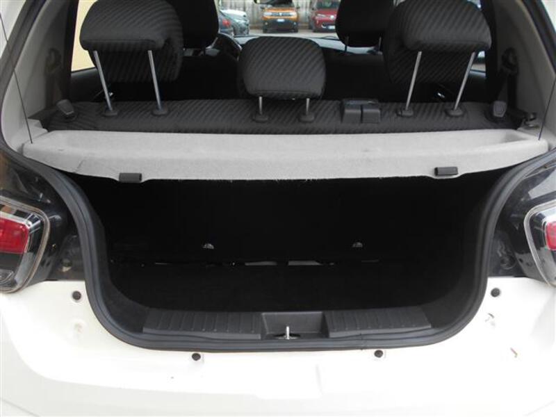 Mahindra KUV100