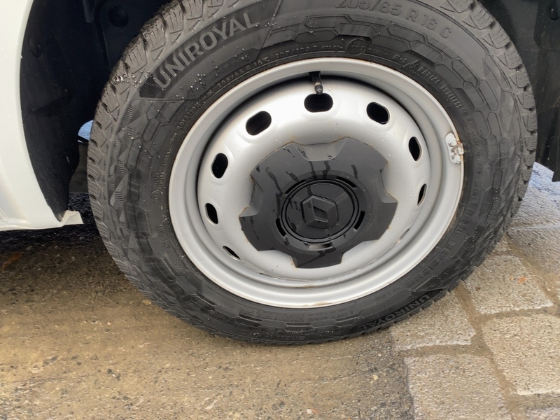 Fahrzeugabbildung Trafic Lkw Komfort L1H1 2,8t Blue dCi 130 Bild 11 von 20