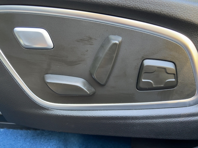 Fahrzeugabbildung Rafale 1.2 Plug-in Hybrid Atelier Alpine 300 Bild 18 von 30