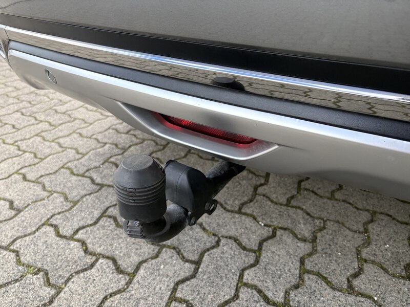 Fahrzeugabbildung Koleos INITIALE PARIS Bild 11 von 12