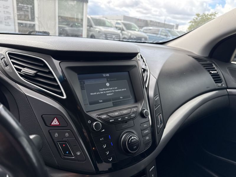 HYUNDAI i40 2019 — imagine 16
