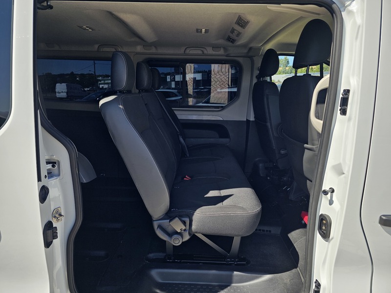 Fahrzeugabbildung Trafic Pkw Grand Entry Blue dCi 110 Bild 8 von 12
