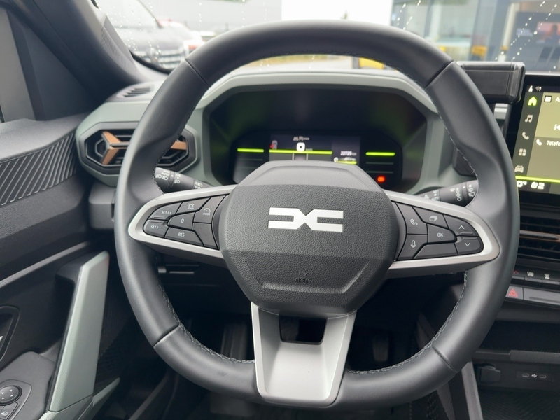 Fahrzeugabbildung Duster Extreme TCe 130 *GJR*SHZ*KAMERA*KLIMAAUTO.* Bild 9 von 15