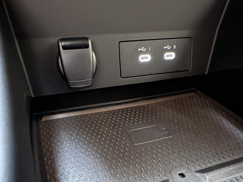 Fahrzeugabbildung Captur Evolution TCe 90 PS Bild 48 von 50