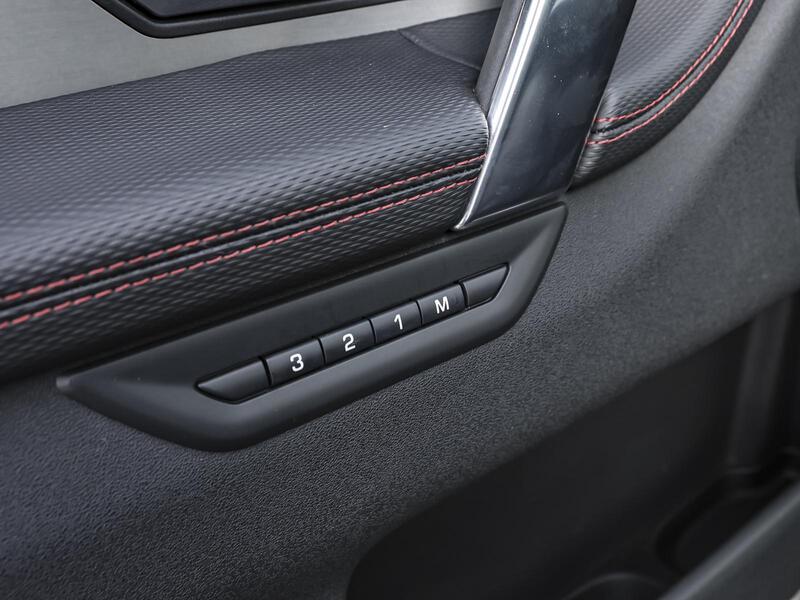 Fahrzeugabbildung Discovery Sport BLACK-PACK PANO Bild 17 von 20