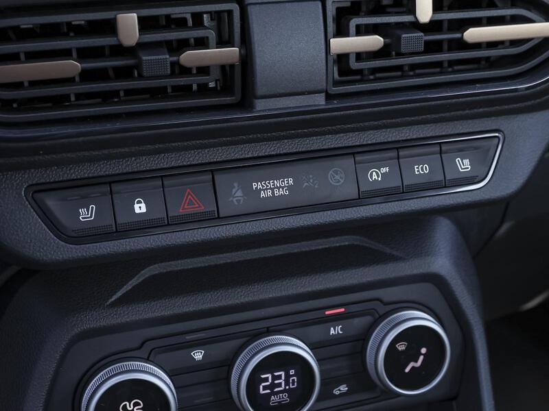 Fahrzeugabbildung Sandero NAVI SHZ BT Bild 6 von 15