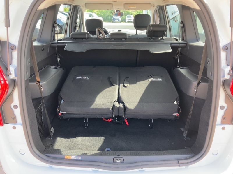 Fahrzeugabbildung Lodgy Stepway Plus 1.5 BLUE dCi 115 Bild 13 von 15
