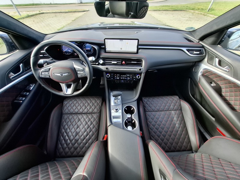 Genesis G70