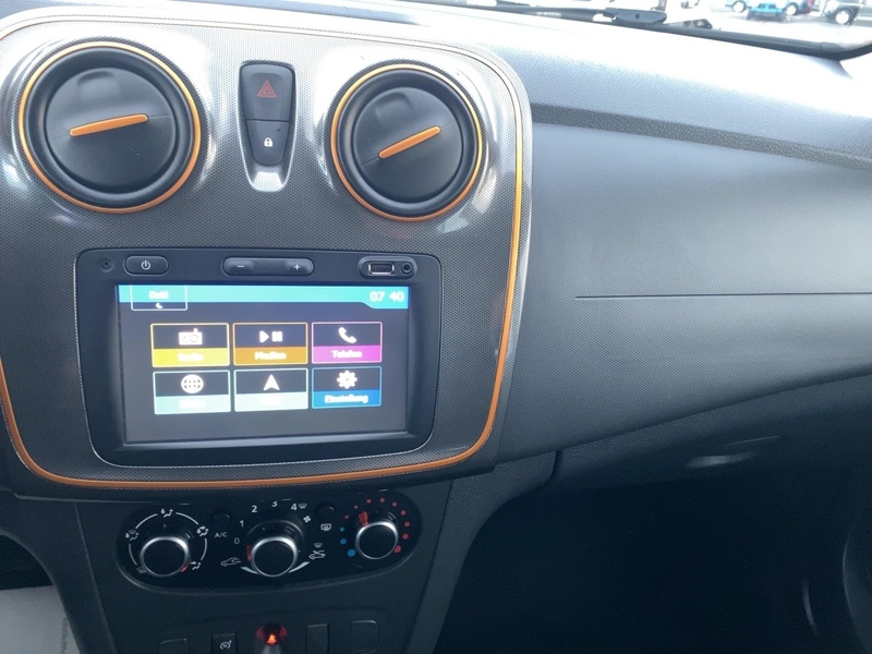 Fahrzeugabbildung Sandero Stepway Celebration TCe 90 Bild 11 von 21