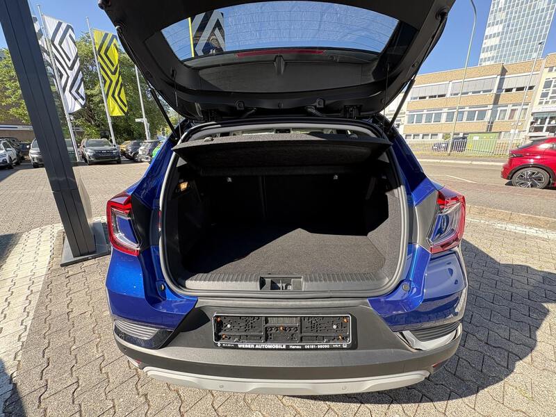 Fahrzeugabbildung Captur II 1.6 E-TECH Plug-in Hybrid 160 Techno Bild 10 von 18