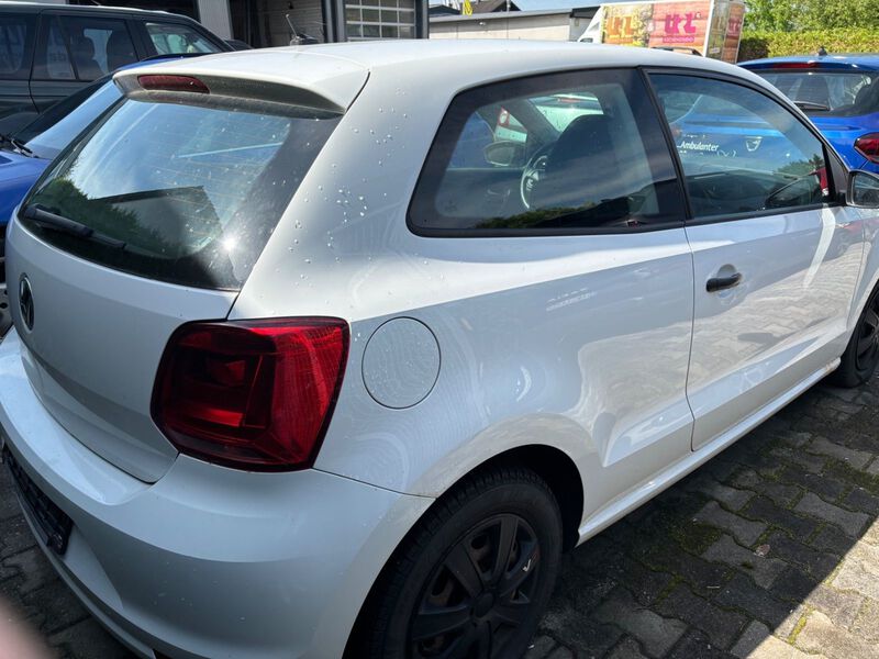 Fahrzeugabbildung Polo POLO 1.0 Bild 3 von 9