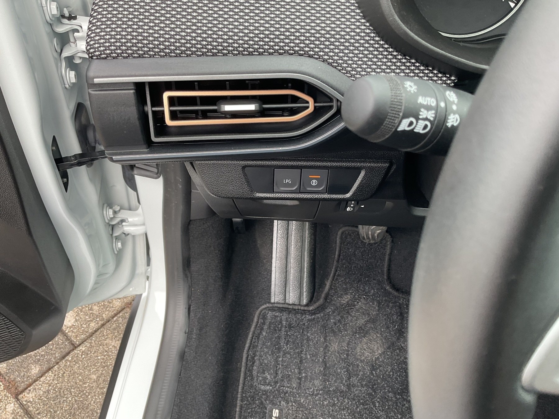Dacia Sandero – Bild 10