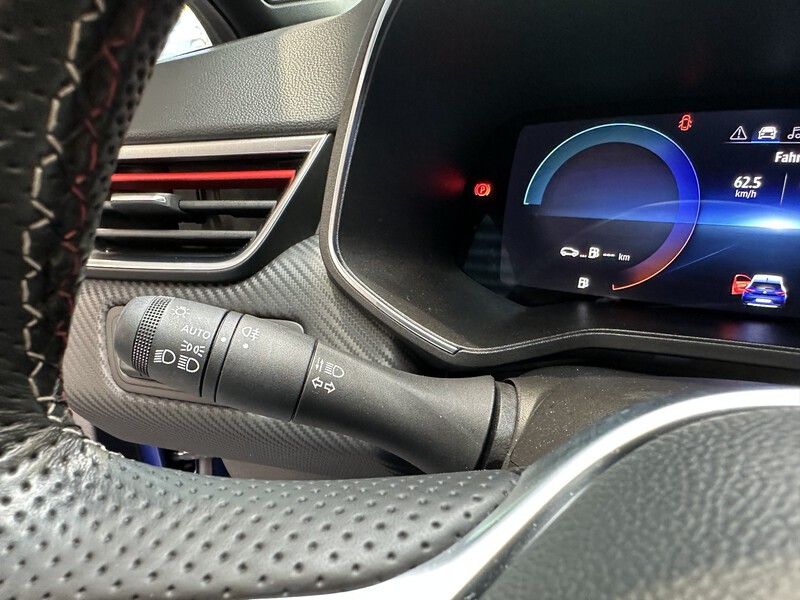 Fahrzeugabbildung Clio R.S. LINE E-TECH 145 Bild 37 von 50