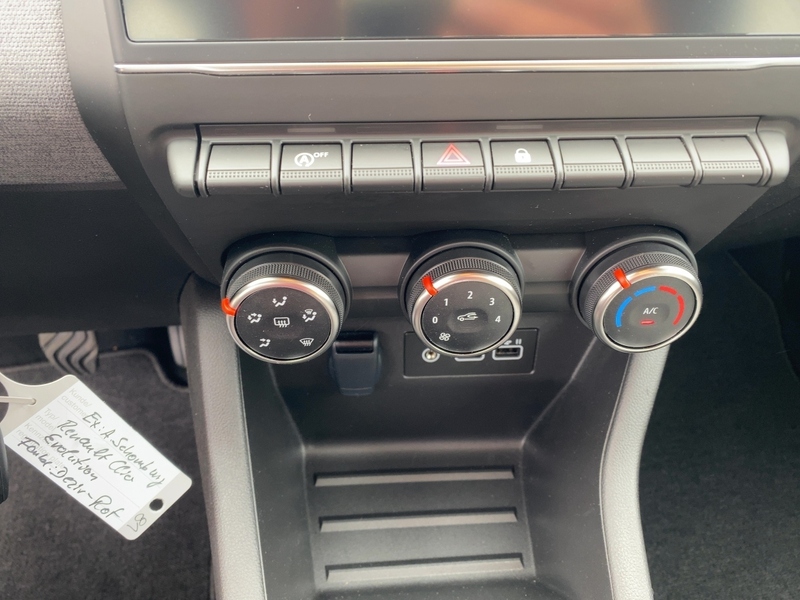 Fahrzeugabbildung Clio EVOLUTION SCe 65 Bild 16 von 19
