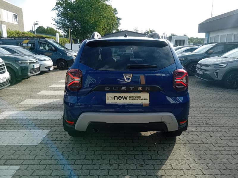 Fahrzeugabbildung Duster Abn.AHK,GJR,Kamera Bild 4 von 15
