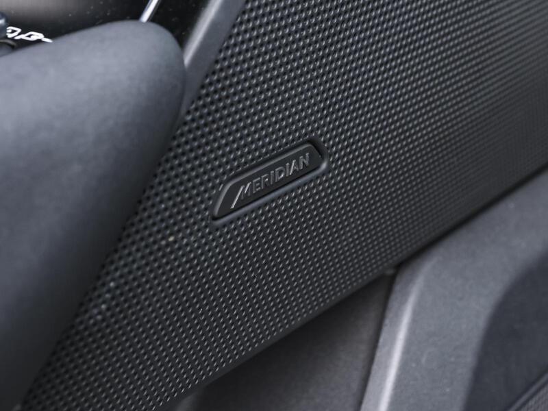 Fahrzeugabbildung Range Rover Velar SD AHK MATRIX Bild 11 von 15