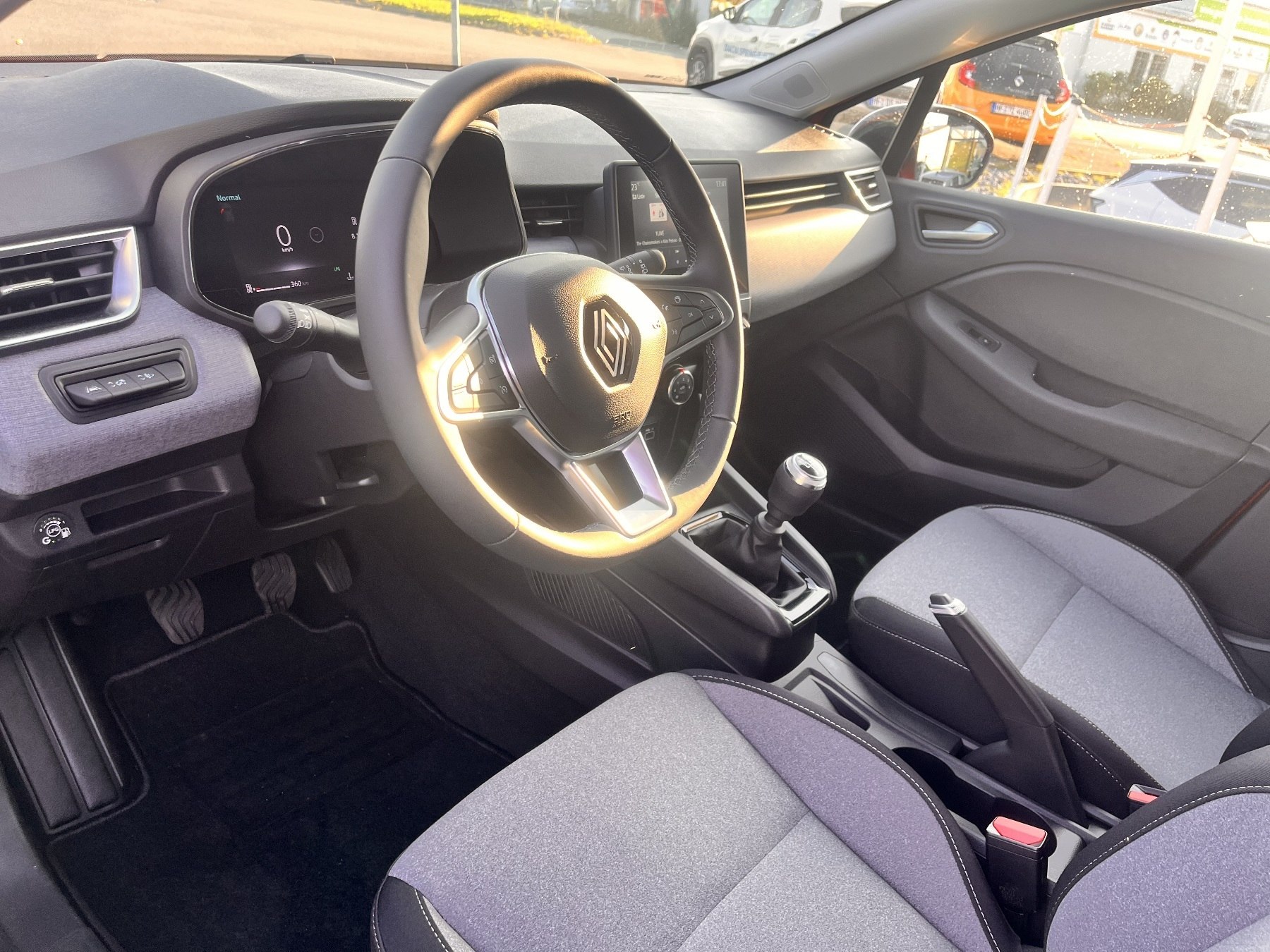 Renault Clio – Bild 15