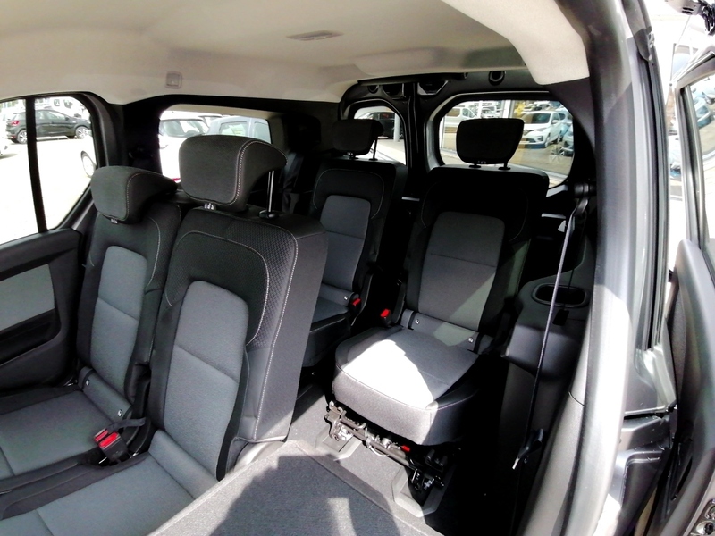 Fahrzeugabbildung Kangoo PKW GRAND TECHNO TCe 130 EDC Bild 8 von 14