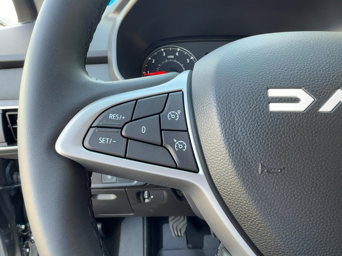 Dacia Sandero – Bild 9