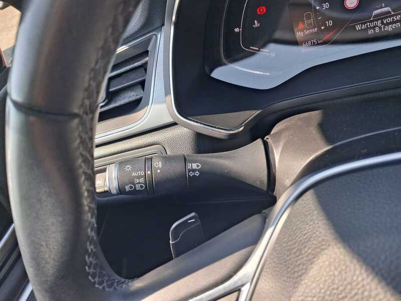 Fahrzeugabbildung Captur INTENS TCe 140 EDC *in Germersheim* Bild 14 von 20