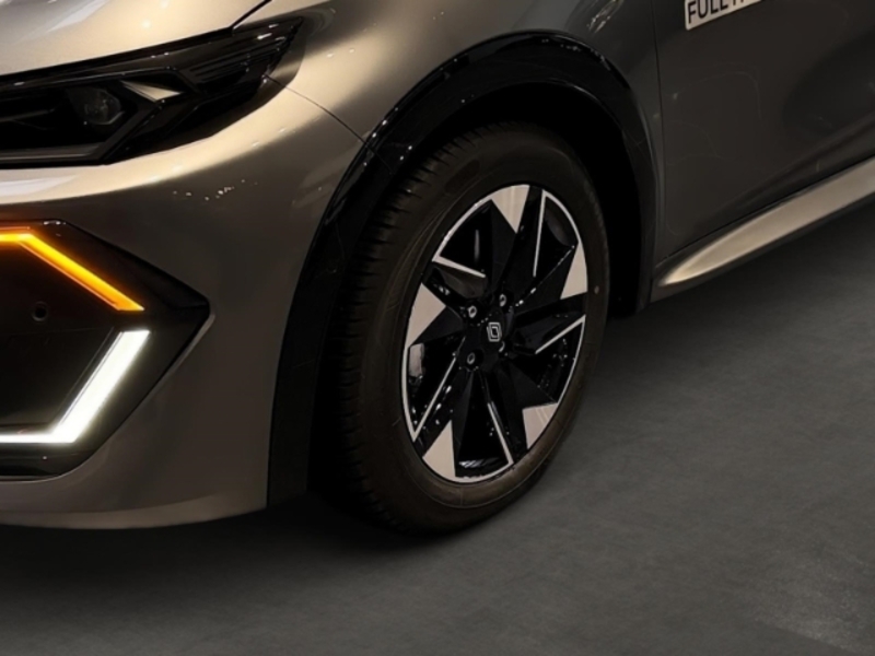 Fahrzeugabbildung Clio Techno TCe 115 Bild 6 von 15