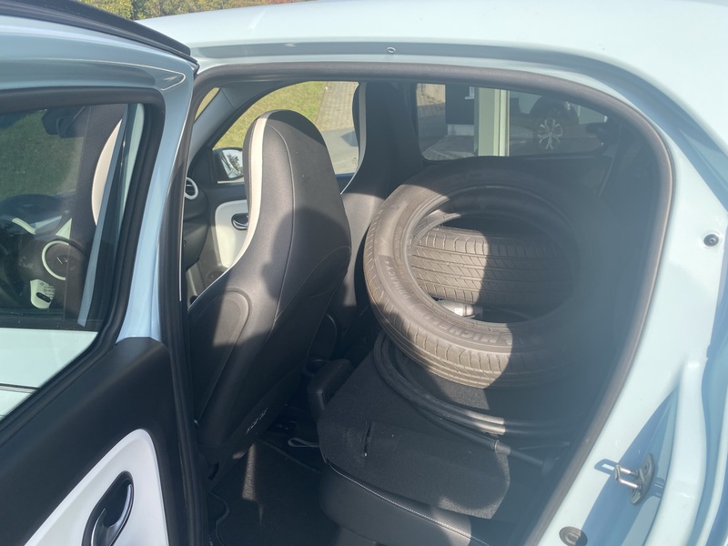 Fahrzeugabbildung Twingo 100% electric Bild 13 von 16
