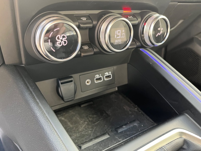 Fahrzeugabbildung Clio +Tempomat+Sitzheizung+ Bild 38 von 44