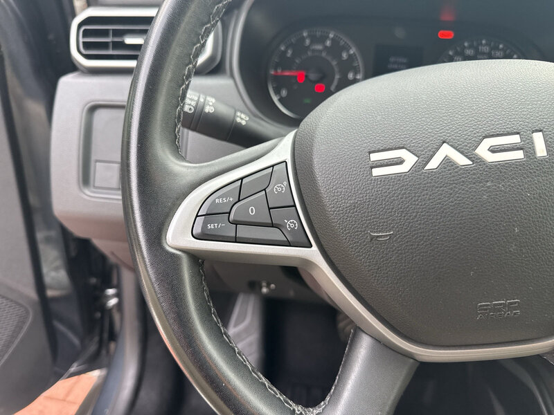 Fahrzeugabbildung Duster Journey TCe 150 EDC Bild 23 von 23