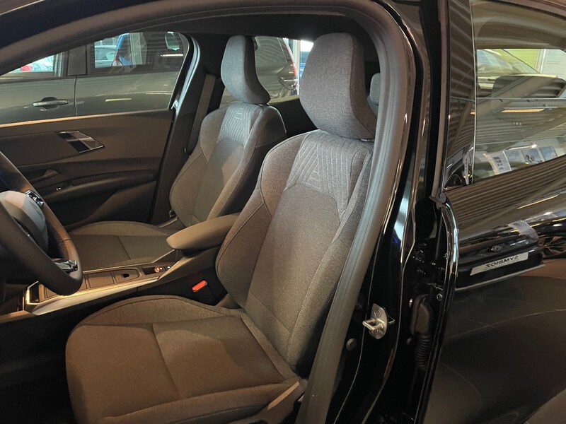 Fahrzeugabbildung Clio Evolution Full Hybrid E-Tech 160 Bild 7 von 10