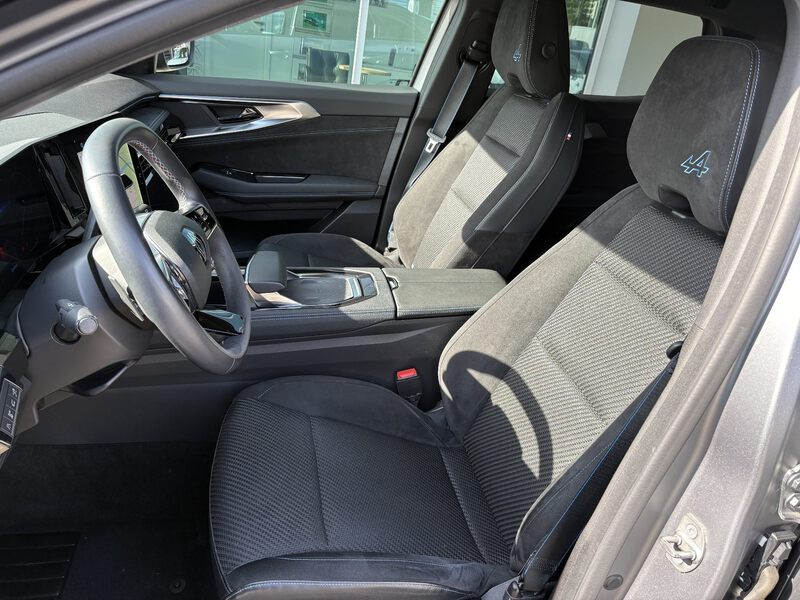 Fahrzeugabbildung Austral TCe 160 Techno Esprit Alpine Bild 7 von 11