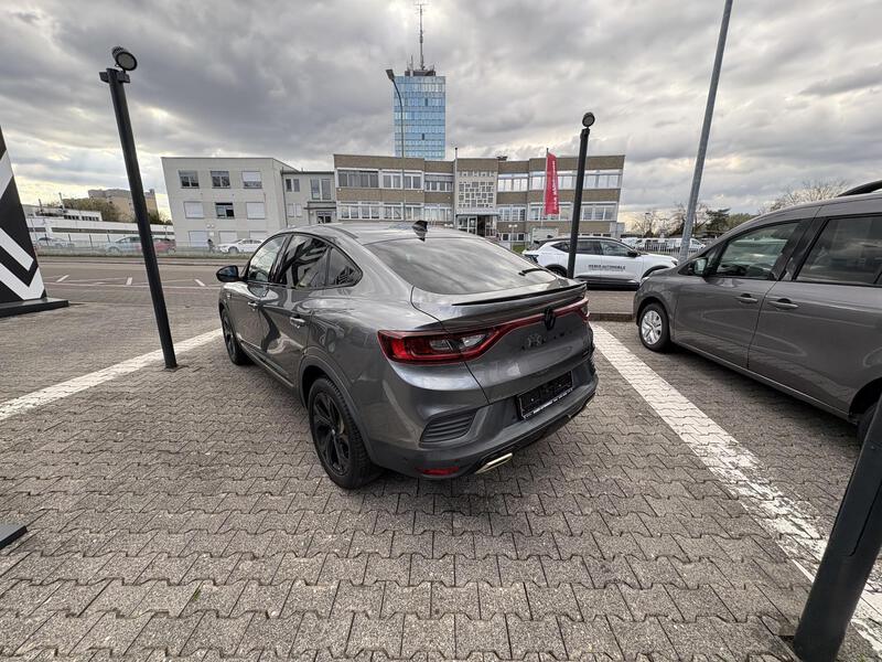 Fahrzeugabbildung Arkana E-Tech Hybrid TCe 145 Engineered Bild 6 von 18