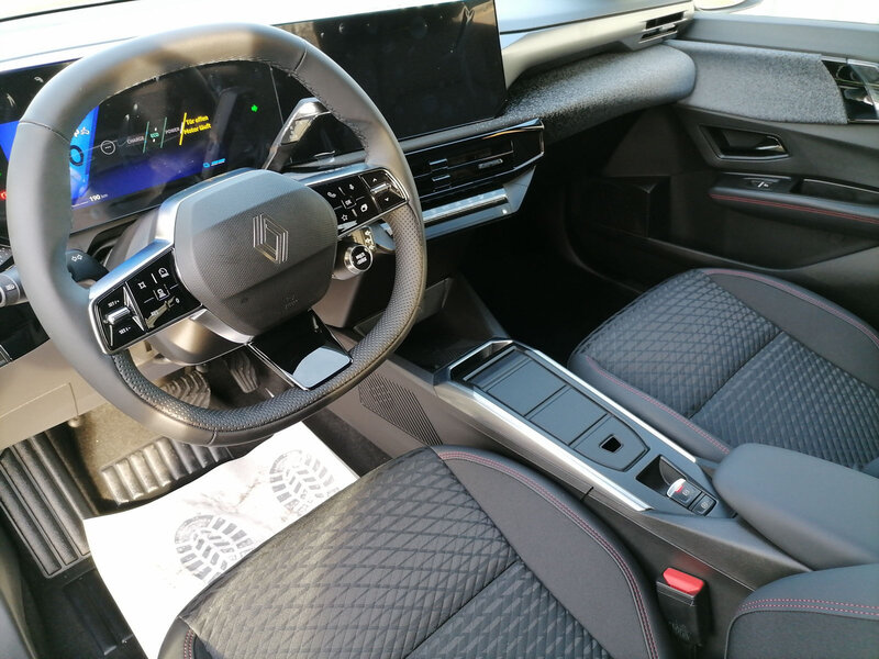 Fahrzeugabbildung Clio VI Techno Full Hybrid E Bild 13 von 14