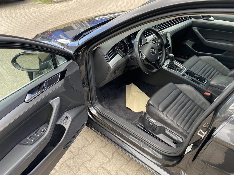 VW Passat Variant