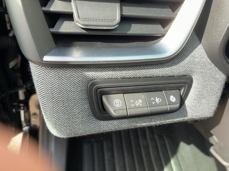 Fahrzeugabbildung Clio Techno Full Hybrid E-Tech 145 Bild 15 von 15