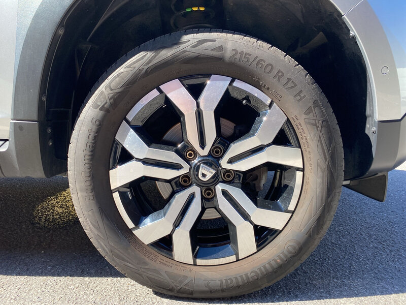 Fahrzeugabbildung Duster Navi 360° Bild 14 von 20