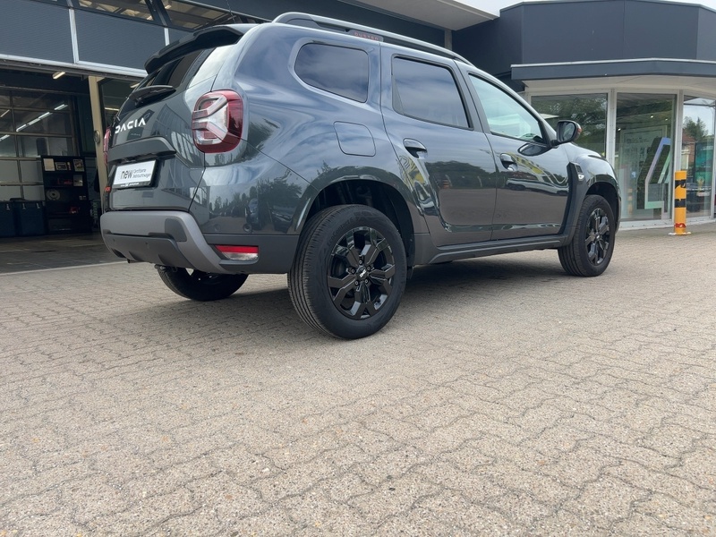 Fahrzeugabbildung Duster Sondermodell Extreme TCe 150 EDC+NAVI+KAM+SHZG+ Bild 6 von 15