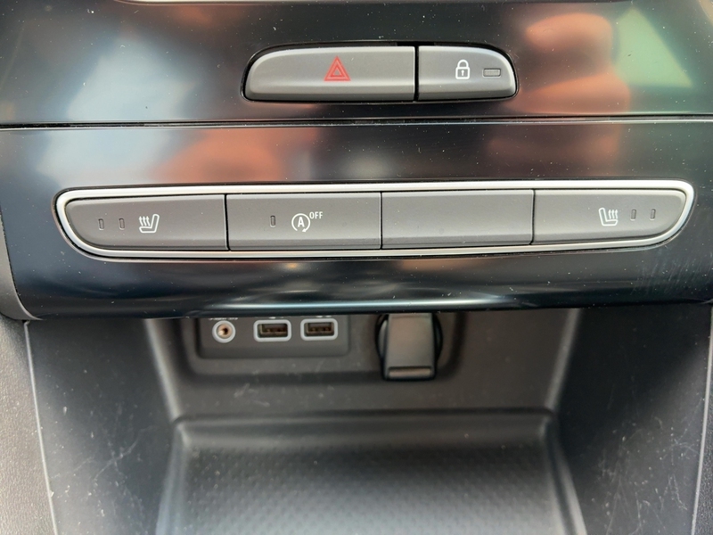 Fahrzeugabbildung Megane ++Navi++ Bild 38 von 50