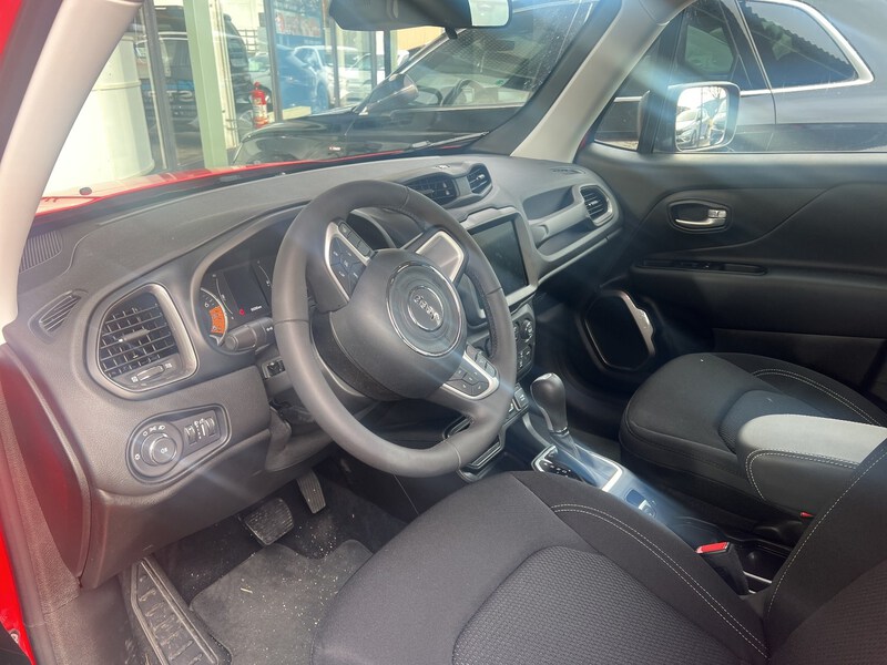 Fahrzeugabbildung Renegade 1.5 MultiAir Mild Hybrid Longitude Bild 17 von 17