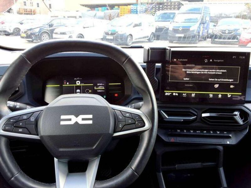 Fahrzeugabbildung Duster TCE 130/360KAMERA/NAVI/CARPLAY Bild 8 von 17