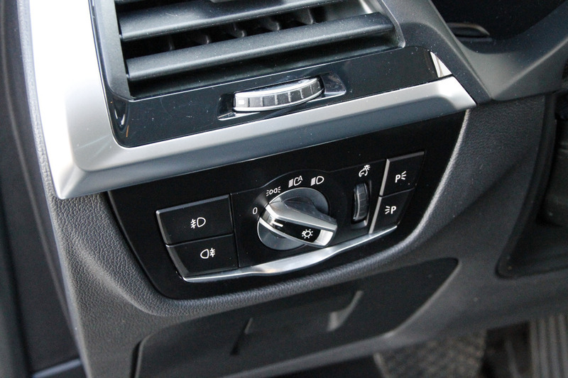 Fahrzeugabbildung X3 xDrive 20 d 2.0 xDrive SAV Bild 15 von 23